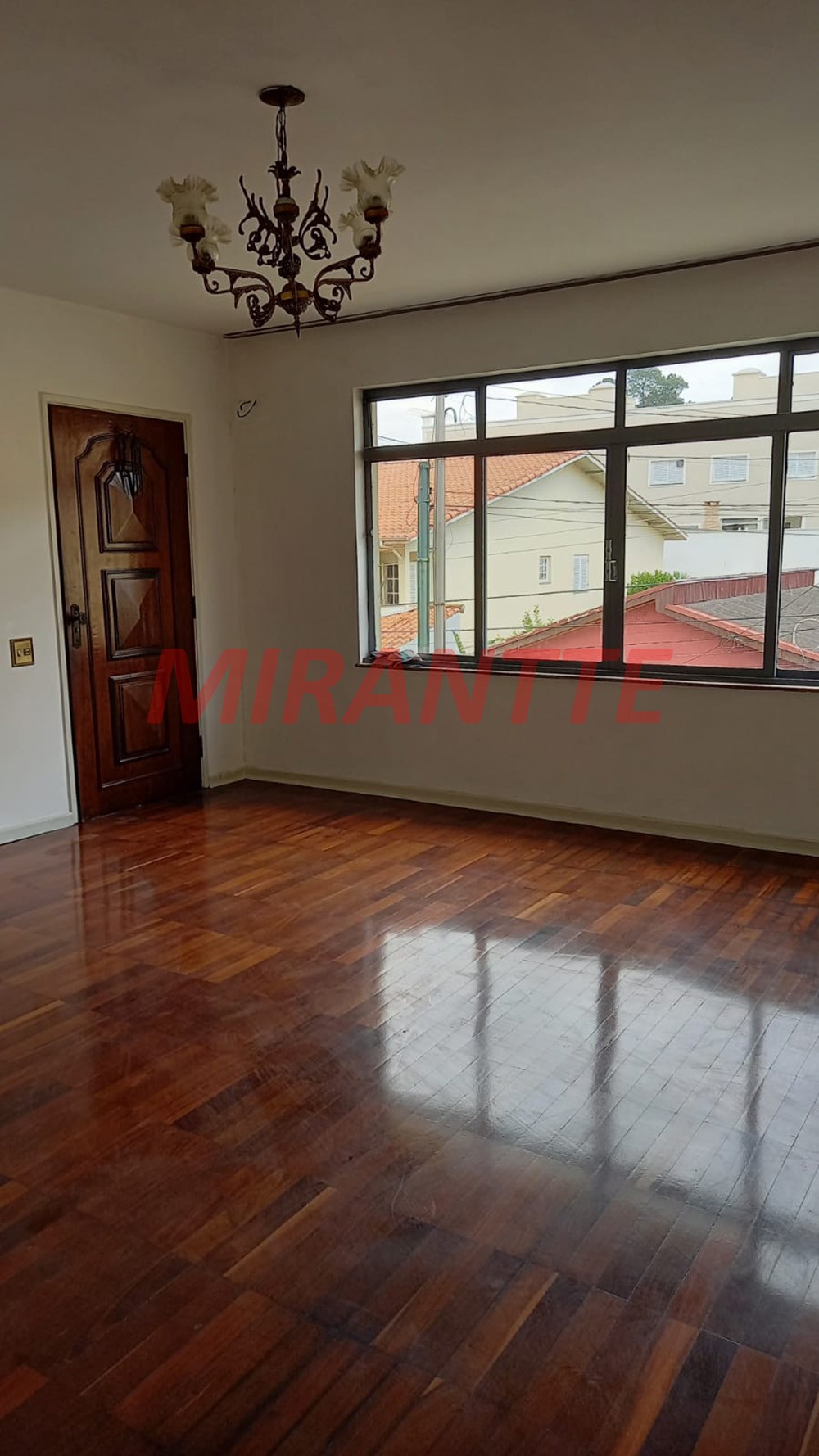 Sobrado com 4 quartos em Vila Irmaos Arnoni