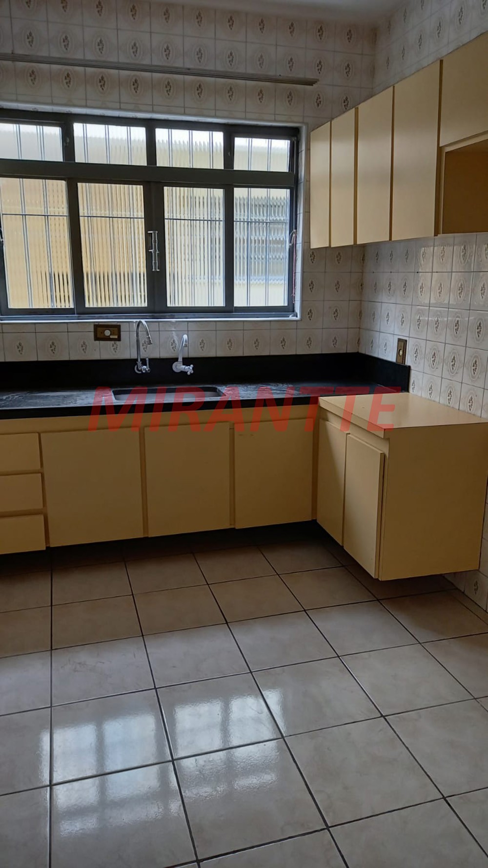 Sobrado com 4 quartos em Vila Irmaos Arnoni