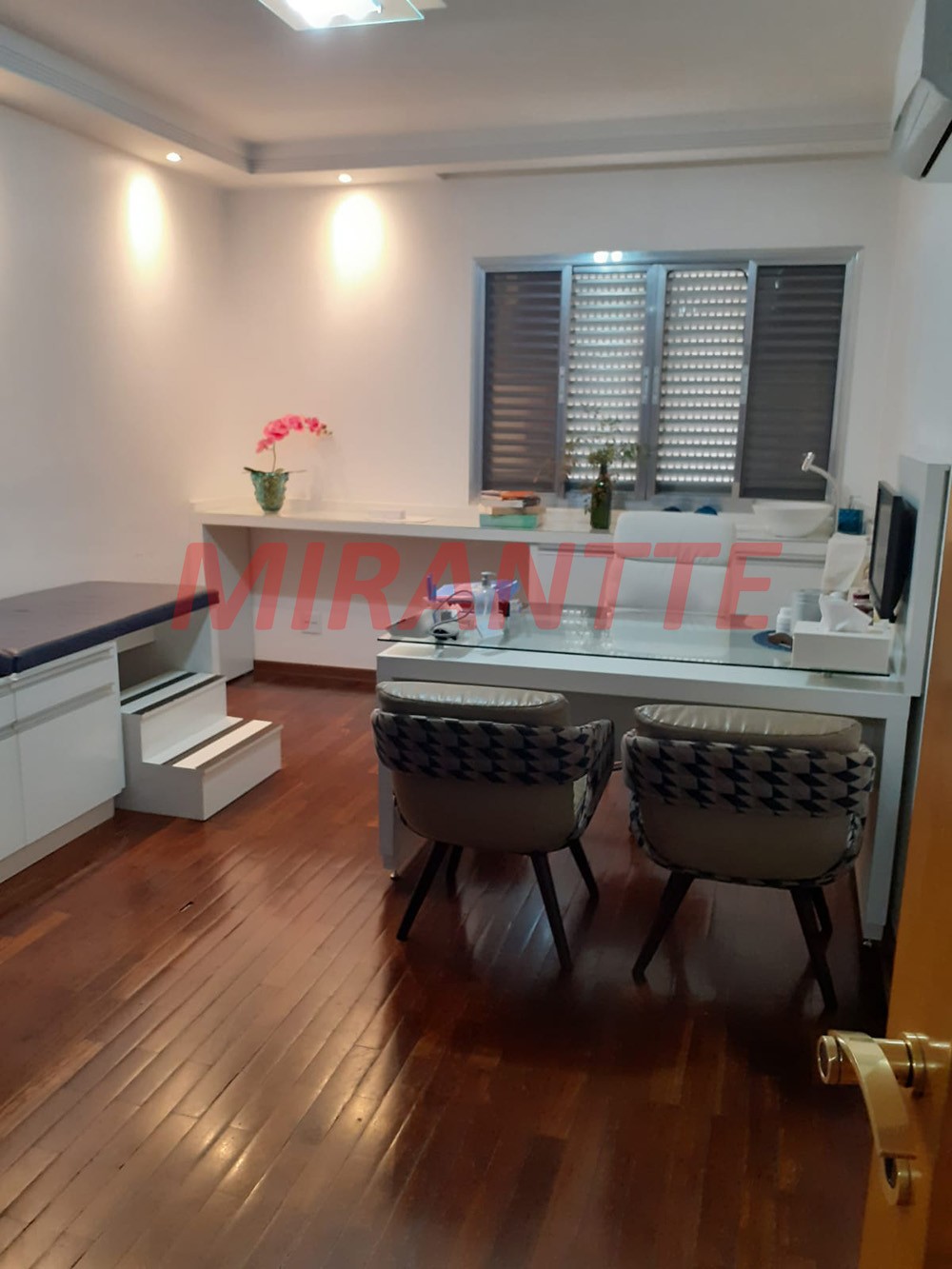 Sobrado de 296m² com 6 quartos em Jardim São Paulo