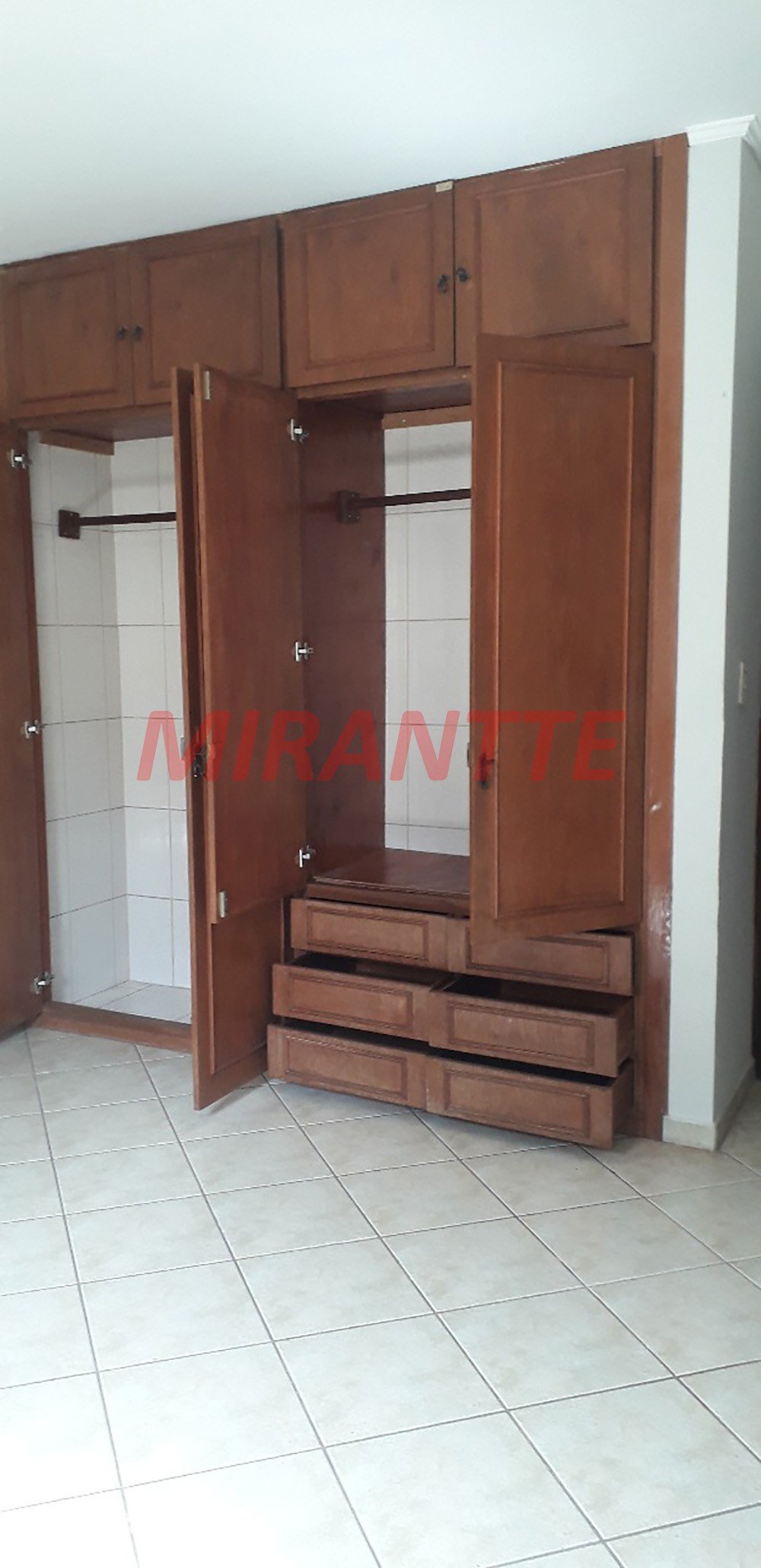 Sobrado de 200m² com 3 quartos em Vila Constança