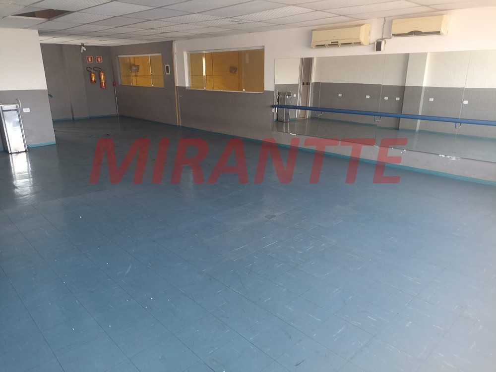 Comercial de 800m² em Limão