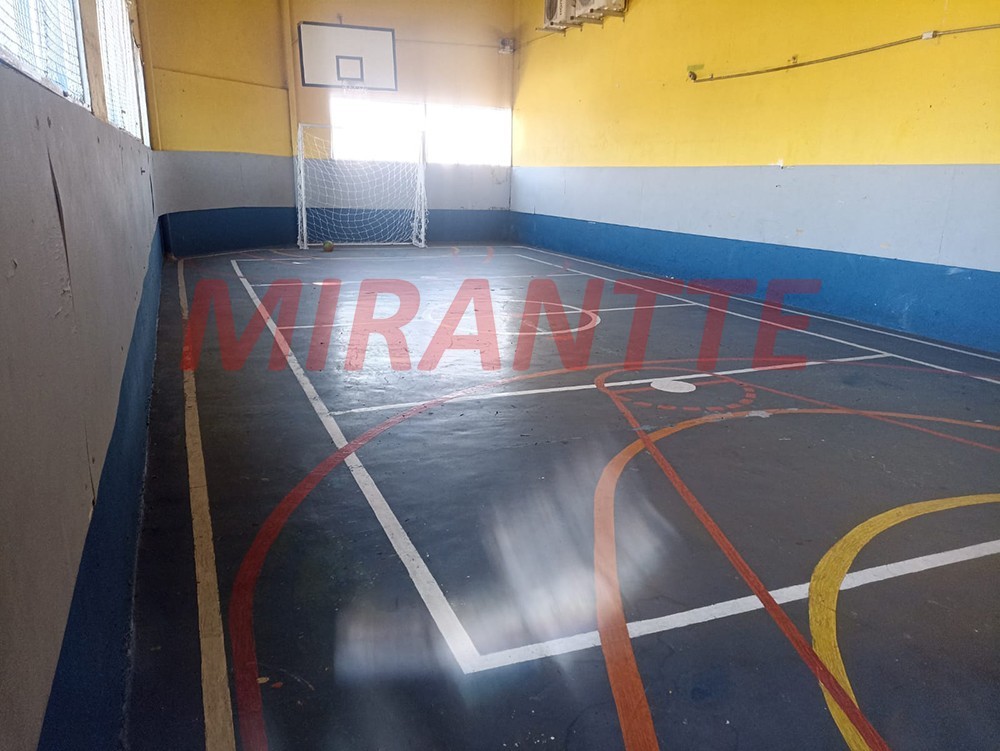 Comercial de 800m² em Limão