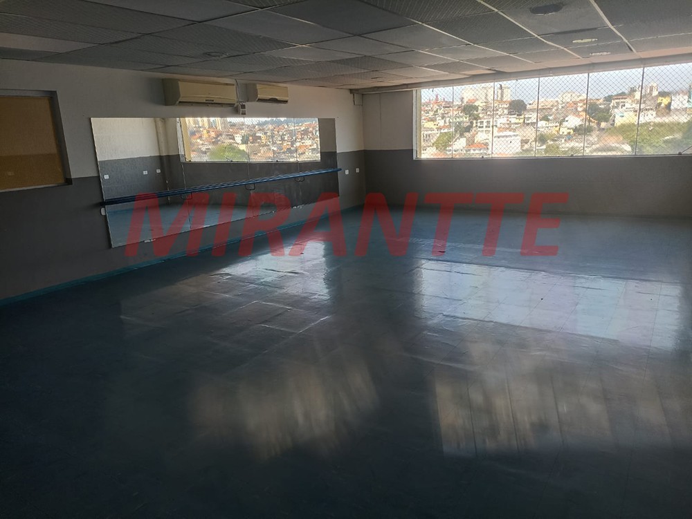 Comercial de 800m² em Limão