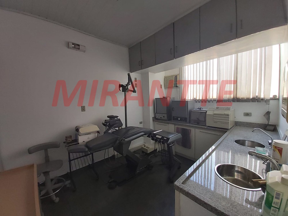 Sobrado de 94m² com 4 quartos em Santana