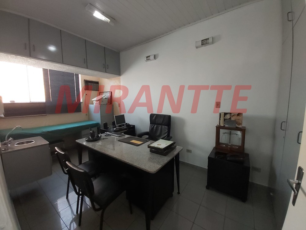 Sobrado de 94m² com 4 quartos em Santana