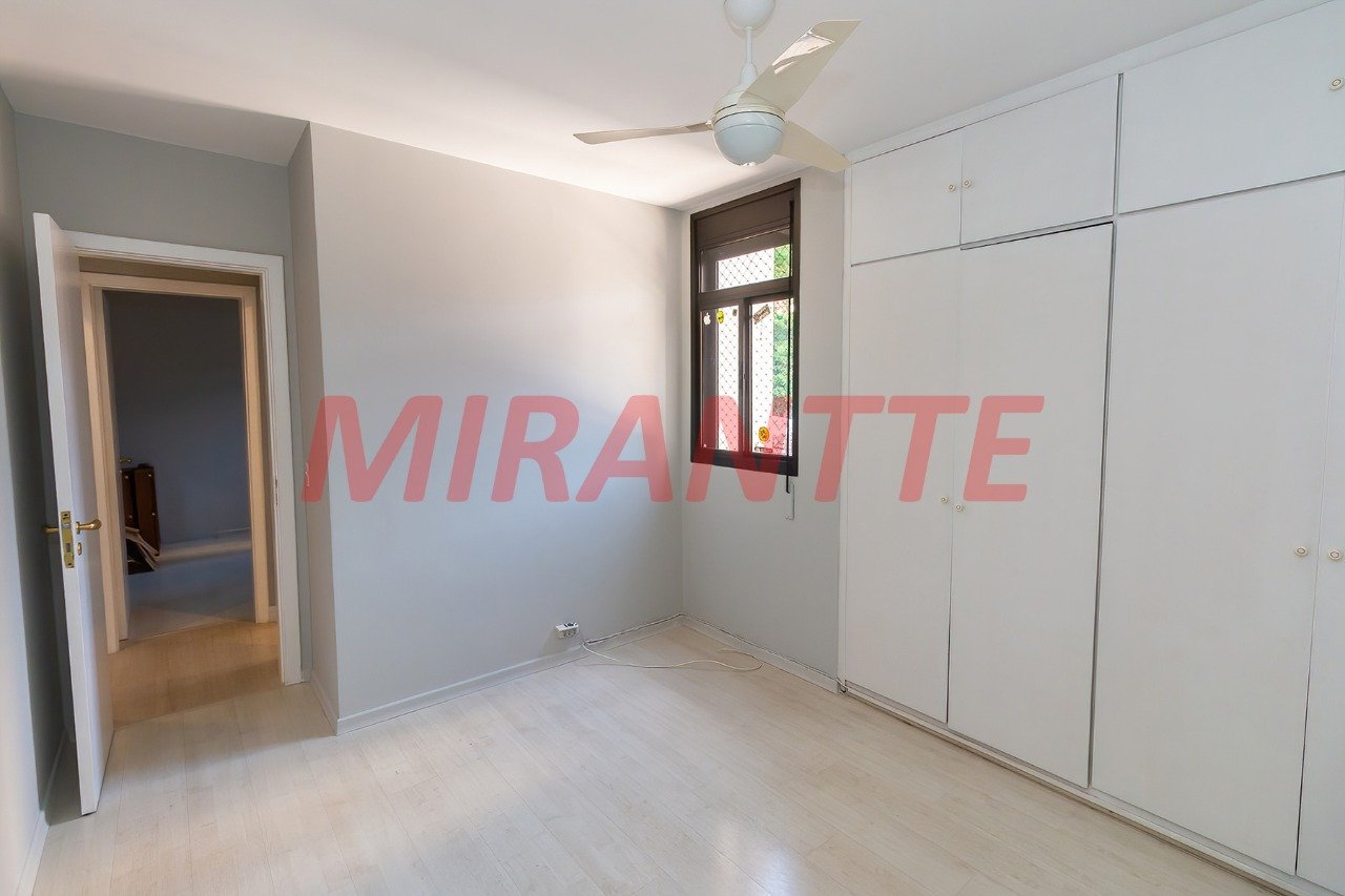 Apartamento de 140m² com 4 quartos em Moema