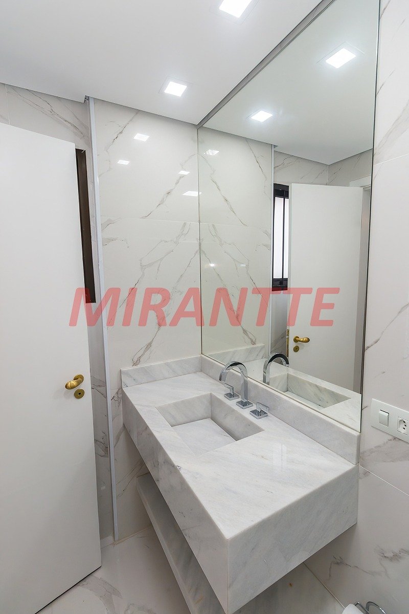 Apartamento de 140m² com 4 quartos em Moema