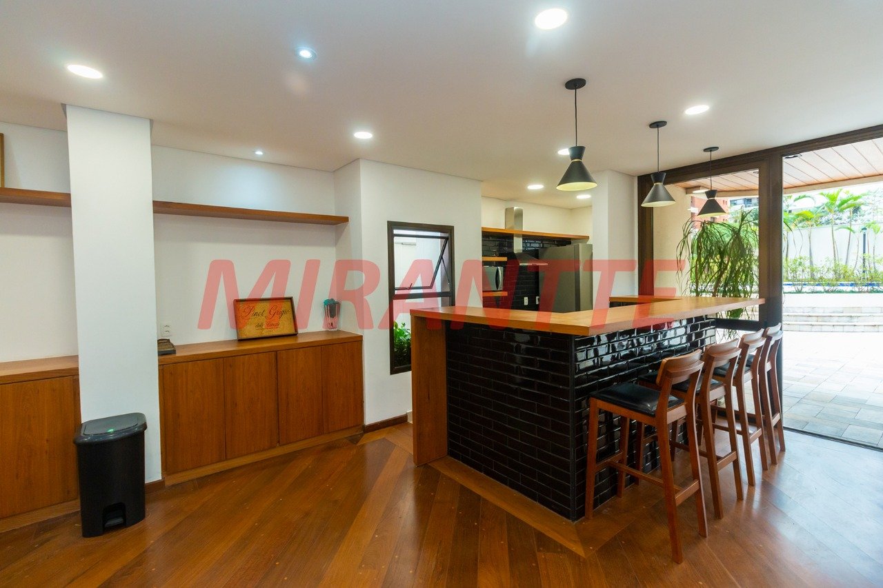 Apartamento de 140m² com 4 quartos em Moema