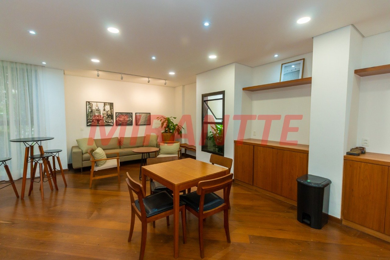 Apartamento de 140m² com 4 quartos em Moema