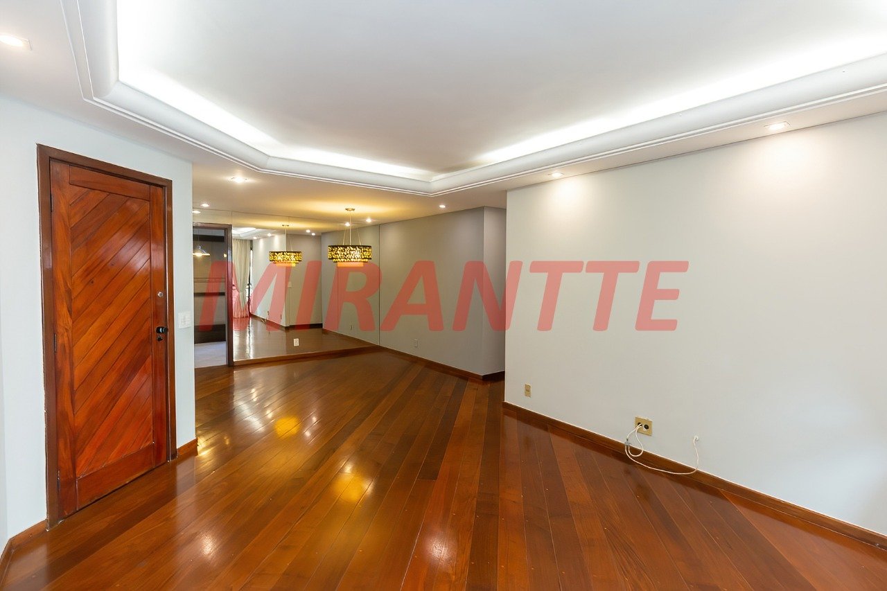 Apartamento de 140m² com 4 quartos em Moema