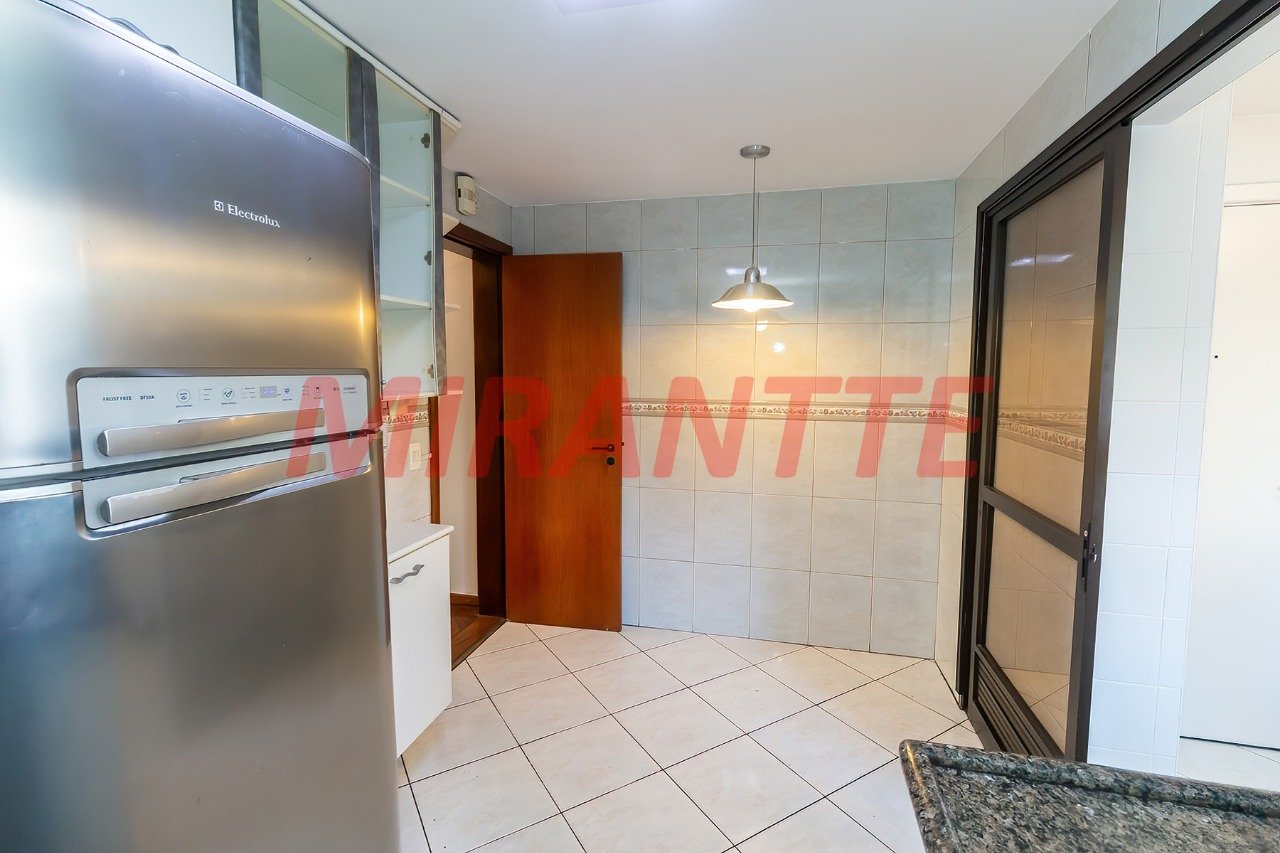 Apartamento de 140m² com 4 quartos em Moema