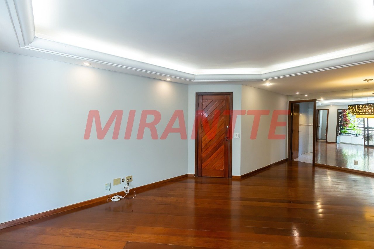 Apartamento de 140m² com 4 quartos em Moema