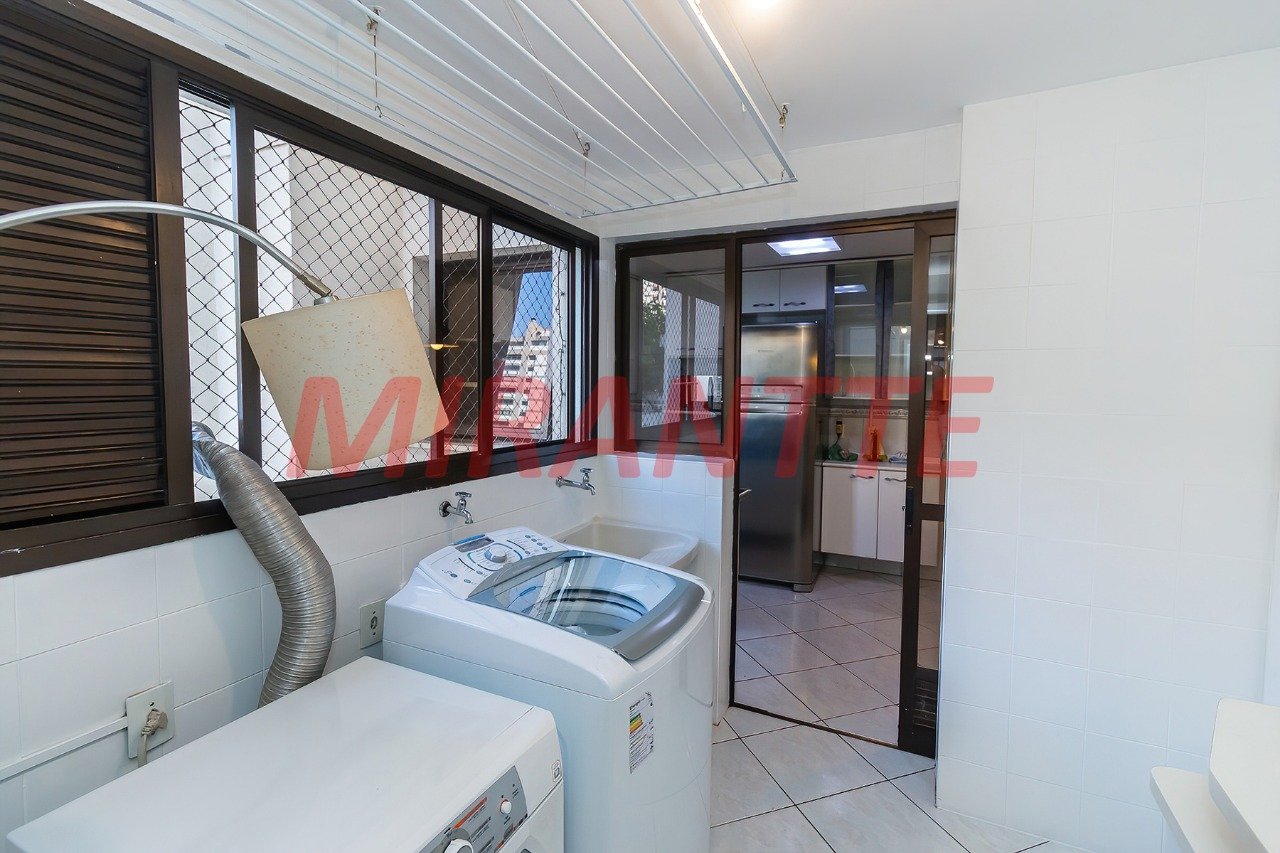 Apartamento de 140m² com 4 quartos em Moema