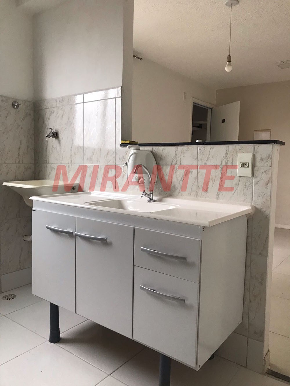 Apartamento de 43m² com 2 quartos em Jardim Ansalca