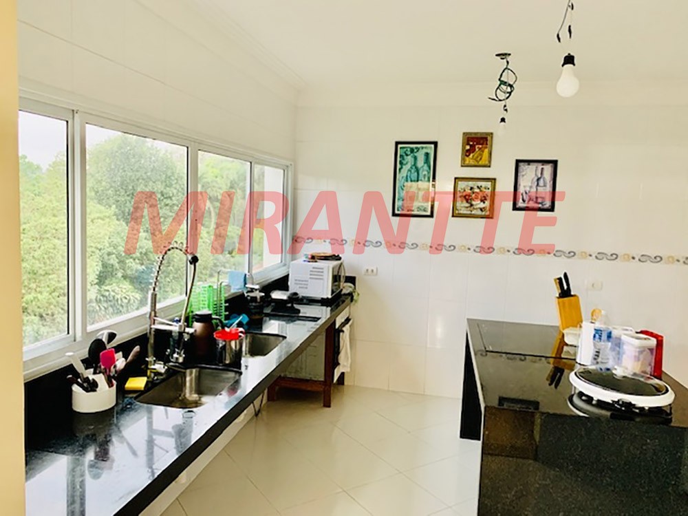 Sobrado de 390m² com 4 quartos em Serra da Cantareira