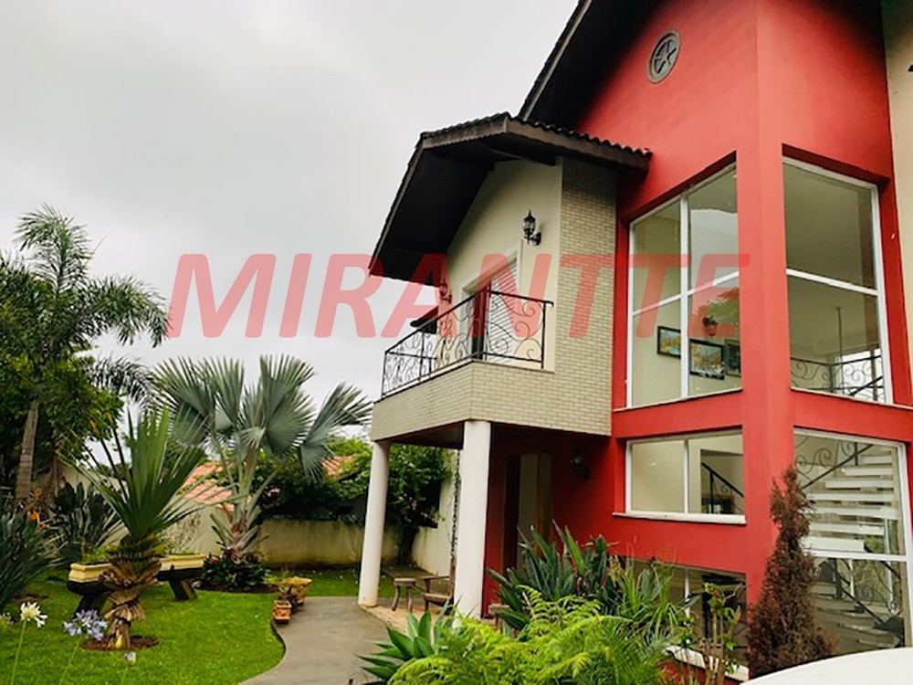 Sobrado de 390m² com 4 quartos em Serra da Cantareira
