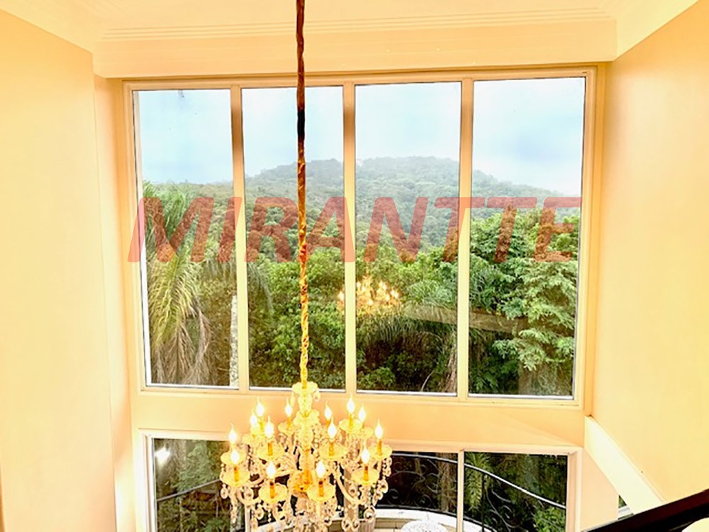 Sobrado de 390m² com 4 quartos em Serra da Cantareira
