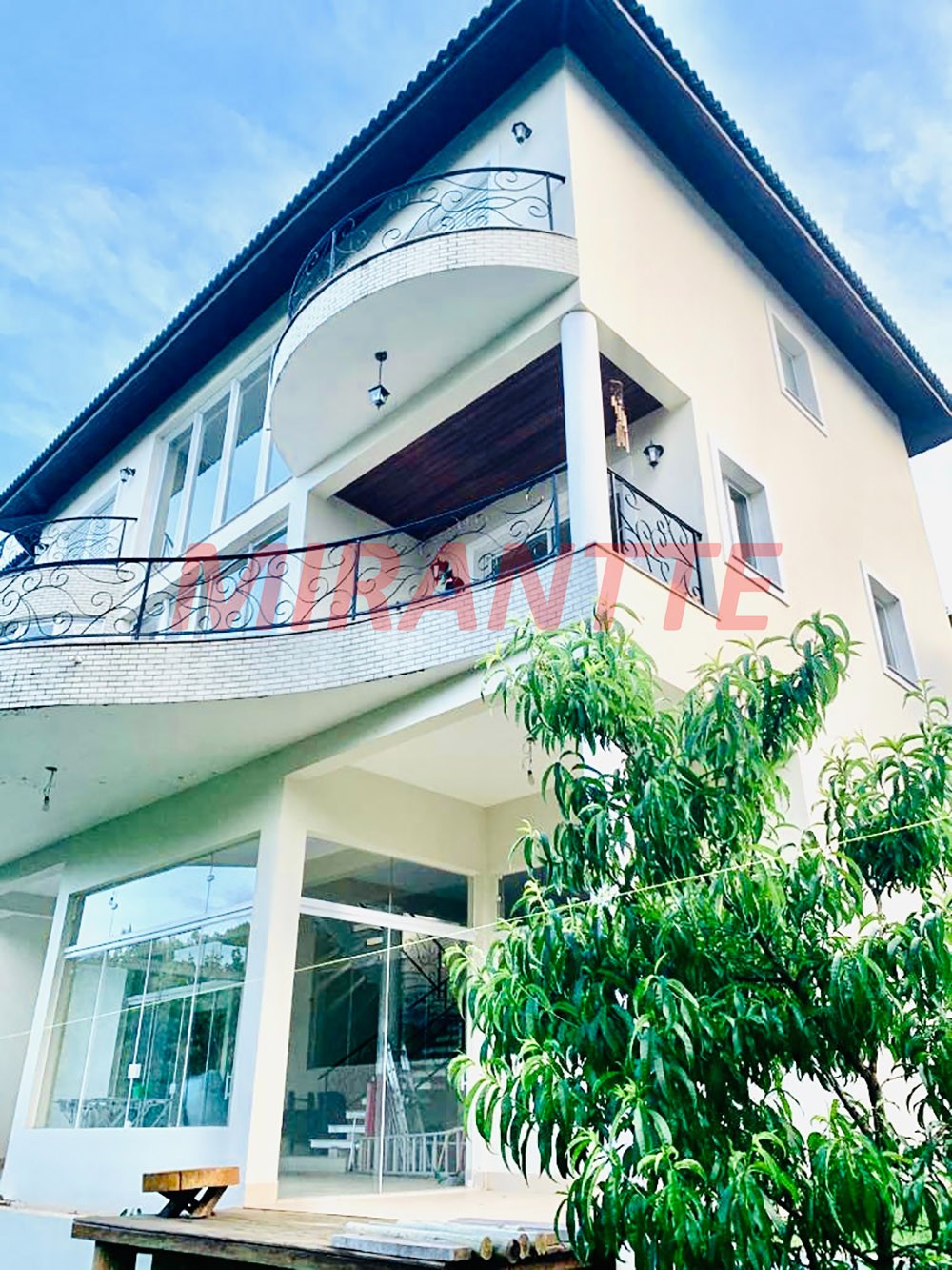 Sobrado de 390m² com 4 quartos em Serra da Cantareira