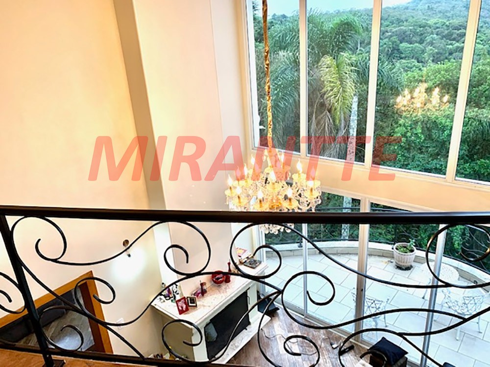 Sobrado de 390m² com 4 quartos em Serra da Cantareira