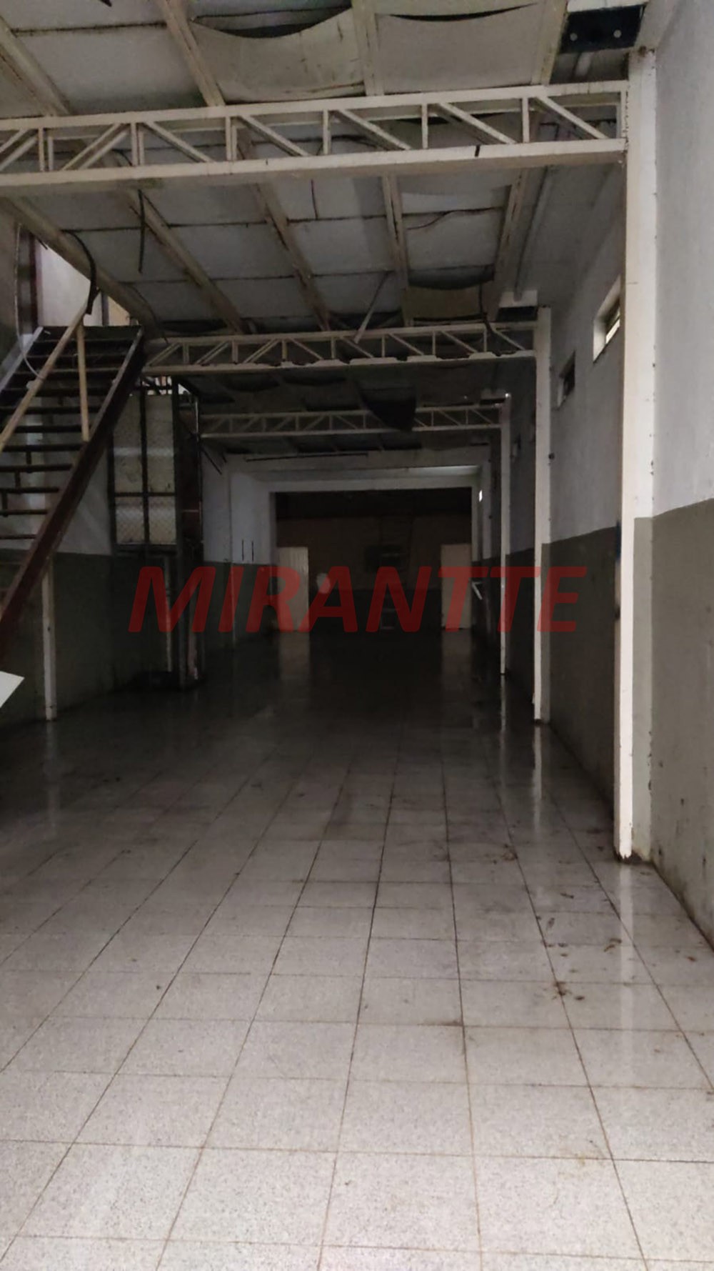 Sobrado de 300m² com 2 quartos em Jaçana
