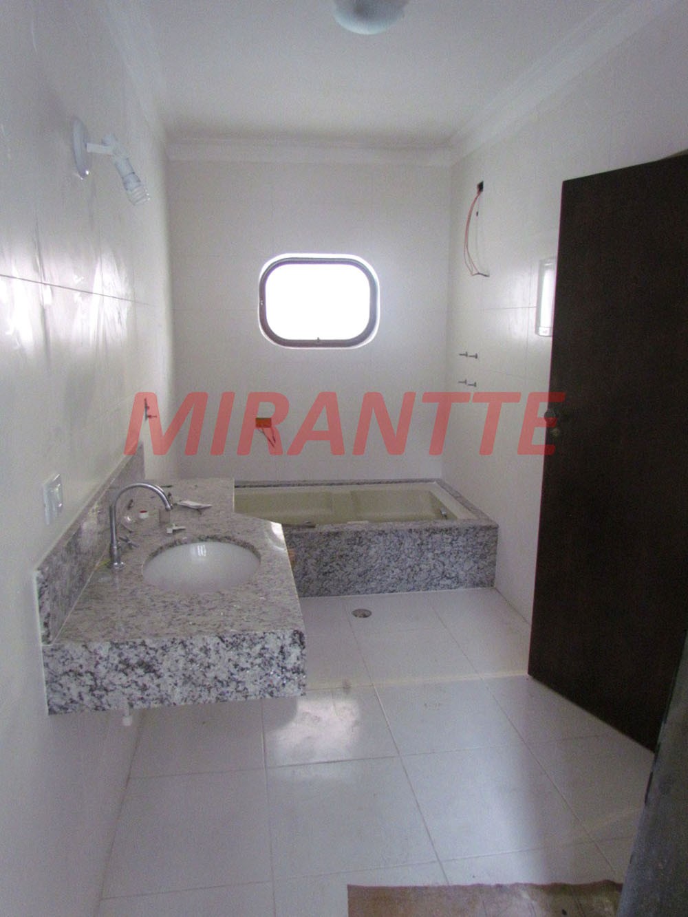 Sobrado de 300m² com 3 quartos em Vila Moreira