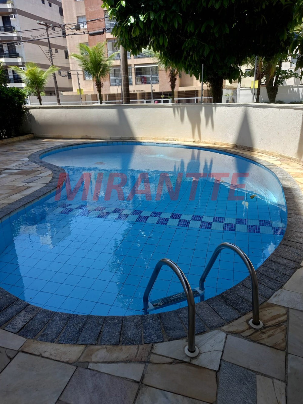Apartamento de 138m² com 3 quartos em Balneário Guarujá