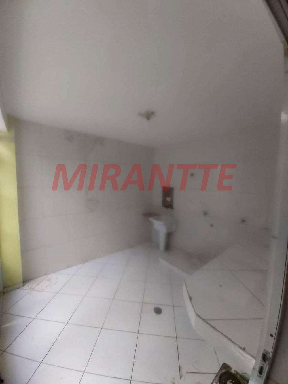 Sobrado de 730m² com 5 quartos em Vila Rosália
