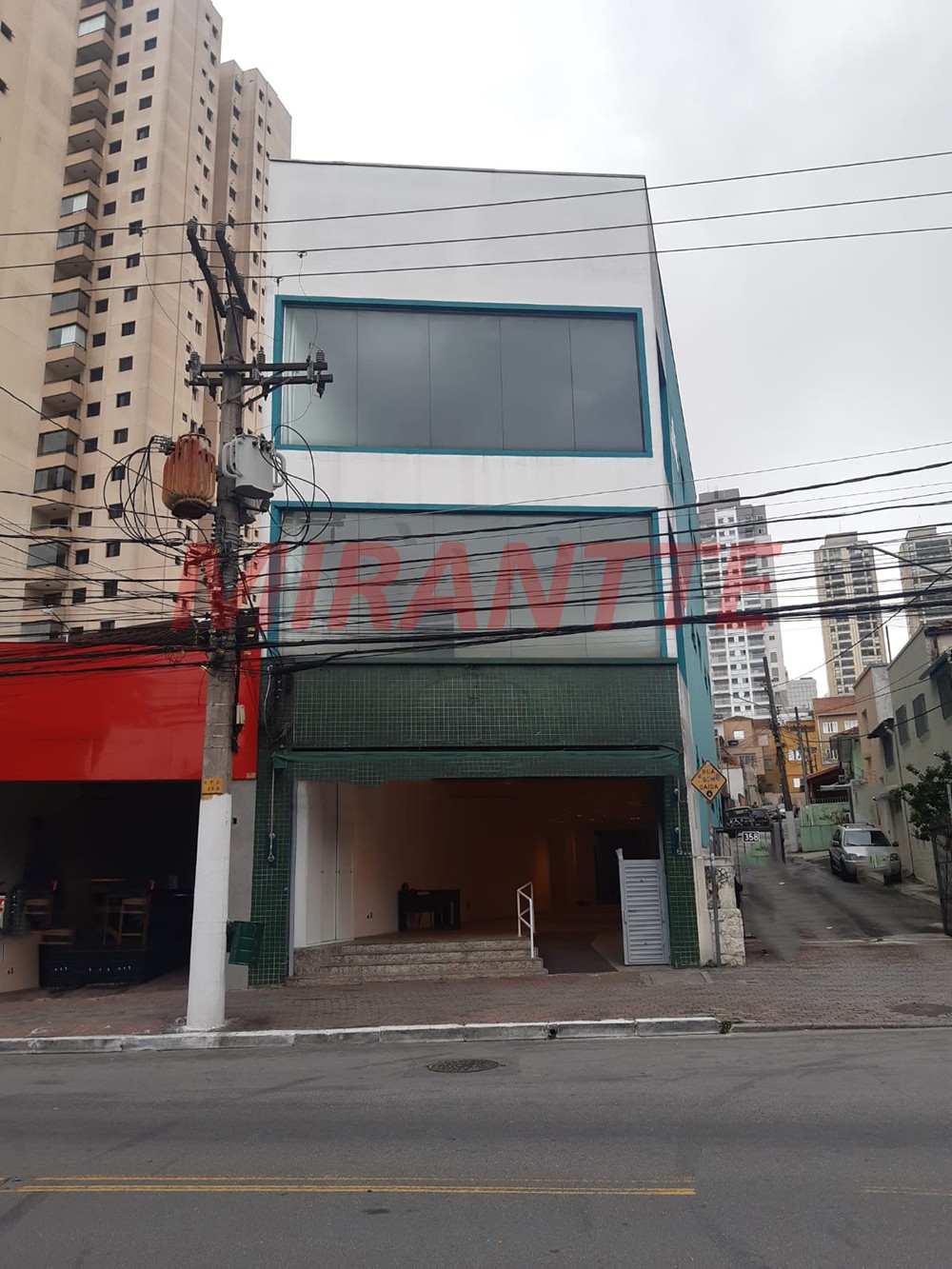 Comercial de 264m² em Santana