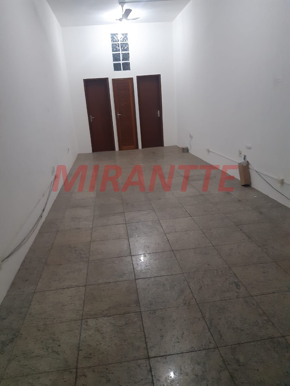 Comercial de 264m² em Santana