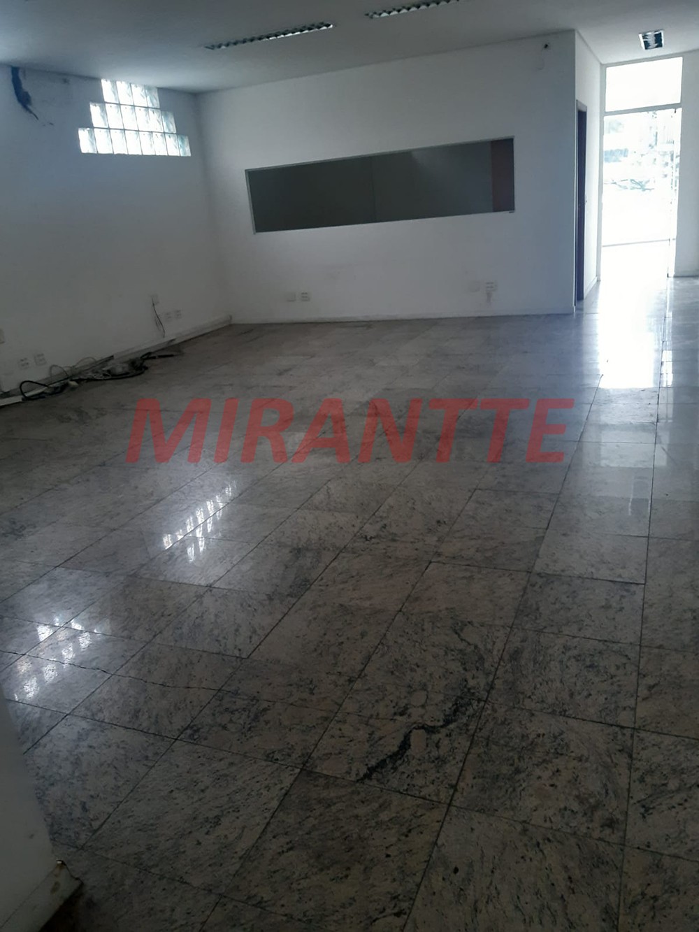 Comercial de 264m² em Santana