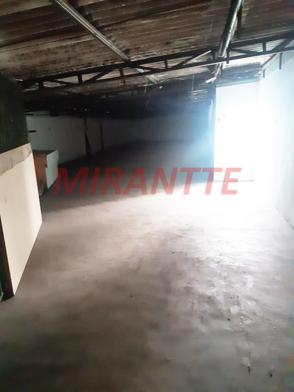 Comercial de 264m² em Santana