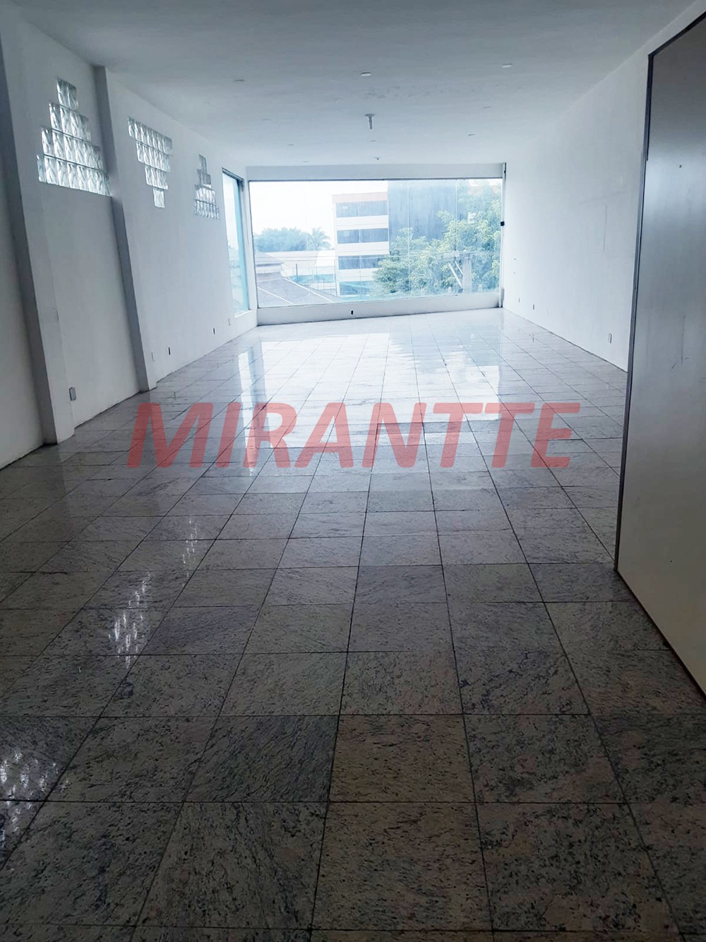 Comercial de 264m² em Santana