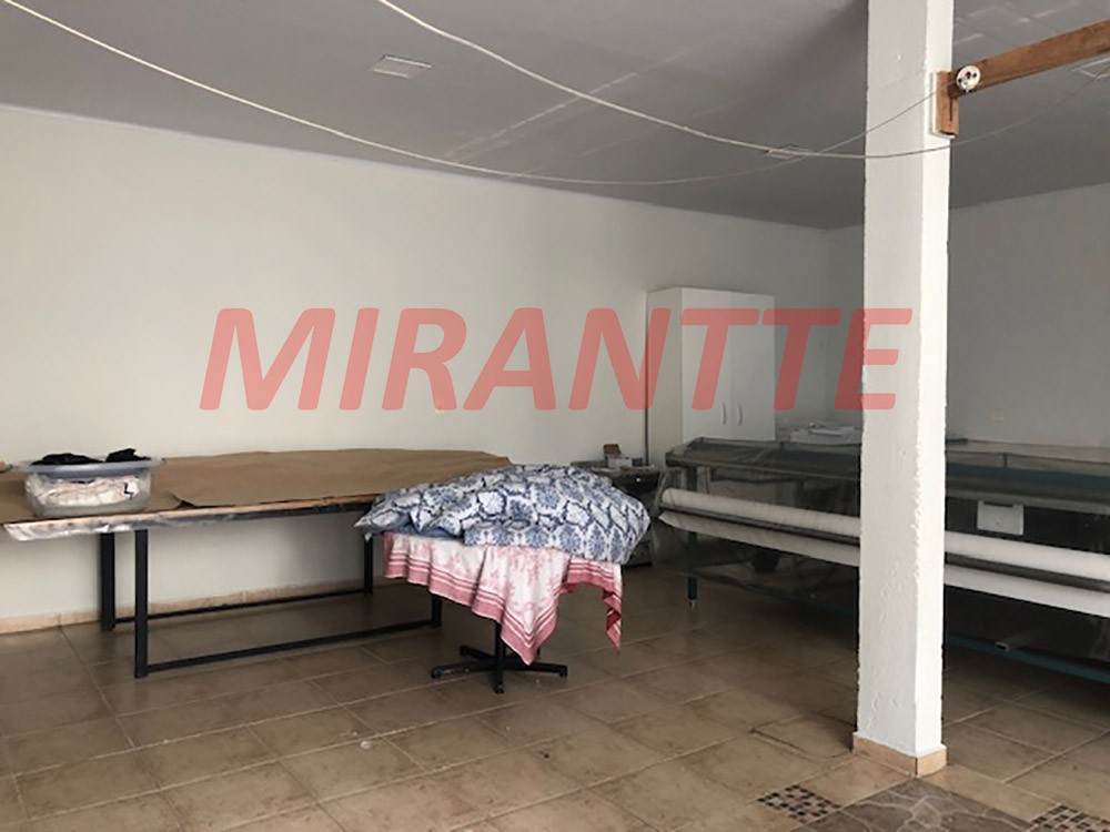 Sobrado de 300m² com 7 quartos em Santa Teresinha