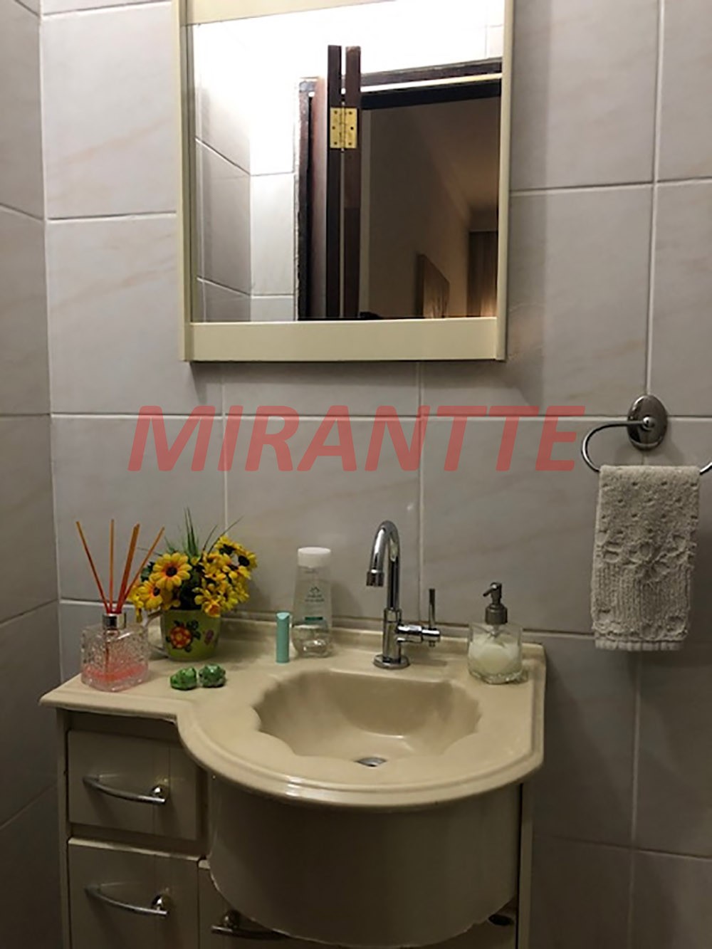 Sobrado de 300m² com 7 quartos em Santa Teresinha