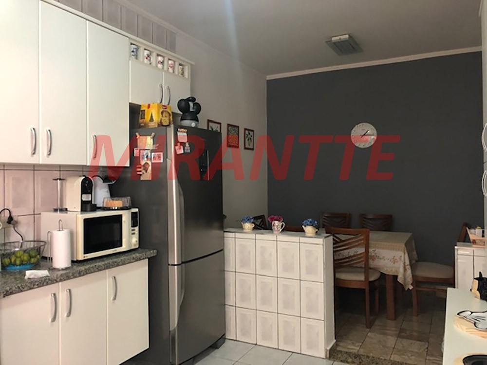 Sobrado de 300m² com 7 quartos em Santa Teresinha