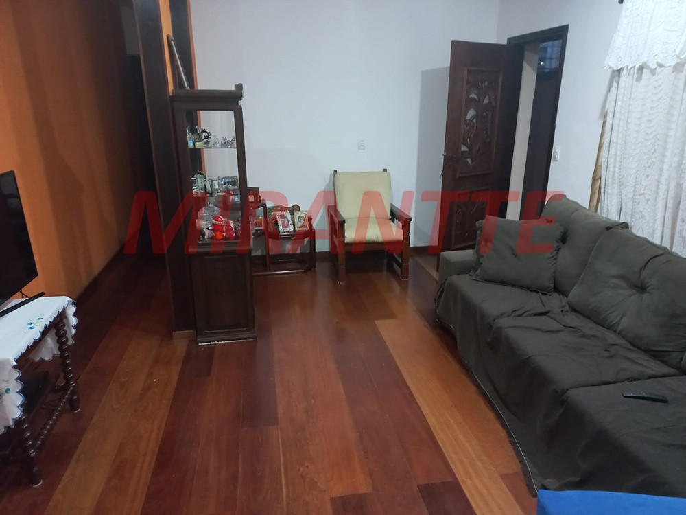 Sobrado de 200m² com 4 quartos em Santana