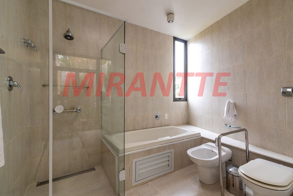 Sobrado de 885m² com 4 quartos em Pacaembu