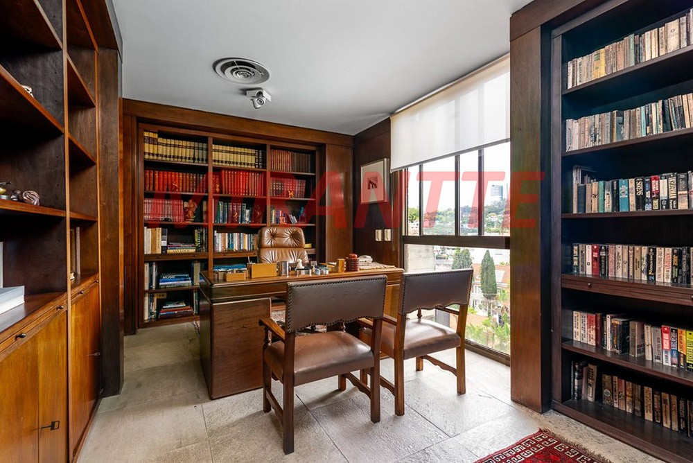 Sobrado de 885m² com 4 quartos em Pacaembu