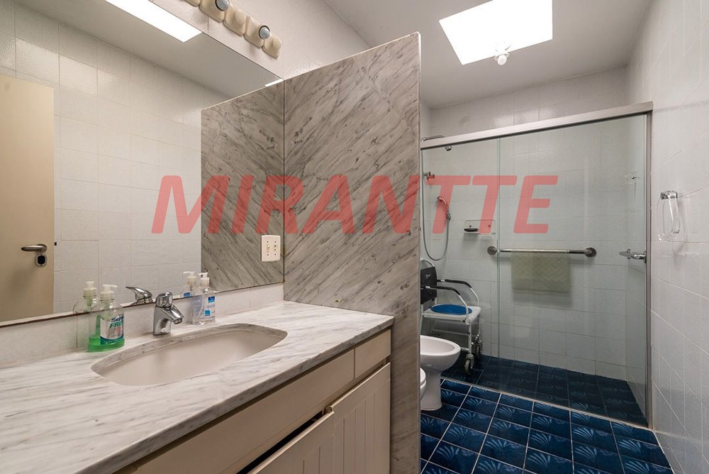 Sobrado de 885m² com 4 quartos em Pacaembu