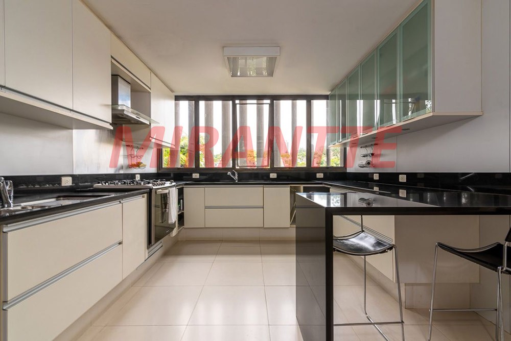 Sobrado de 885m² com 4 quartos em Pacaembu