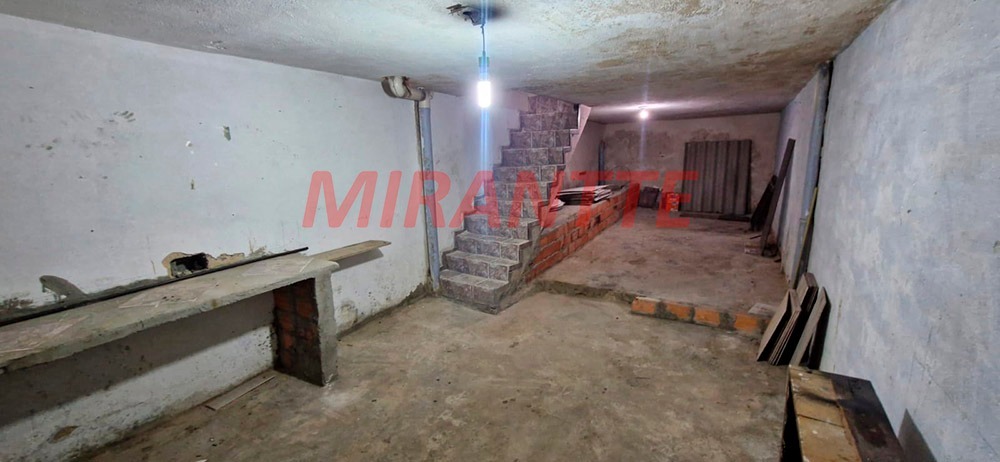 Sobrado de 160m² com 3 quartos em Vila Nivi