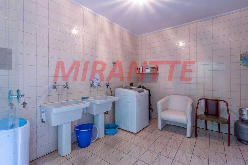 Sobrado de 275m² com 4 quartos em Carandiru