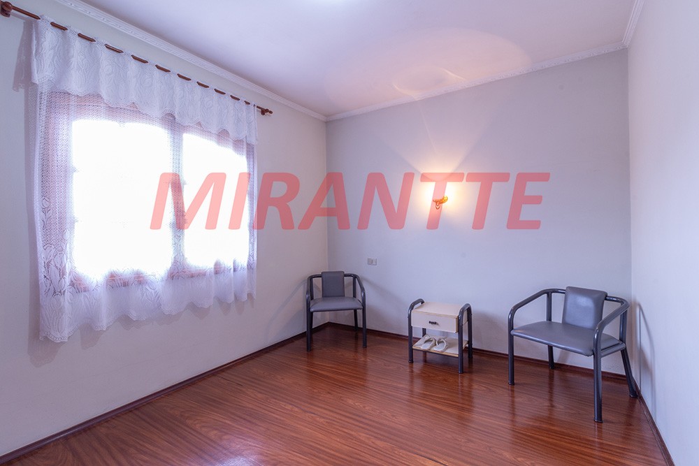 Sobrado de 275m² com 4 quartos em Carandiru