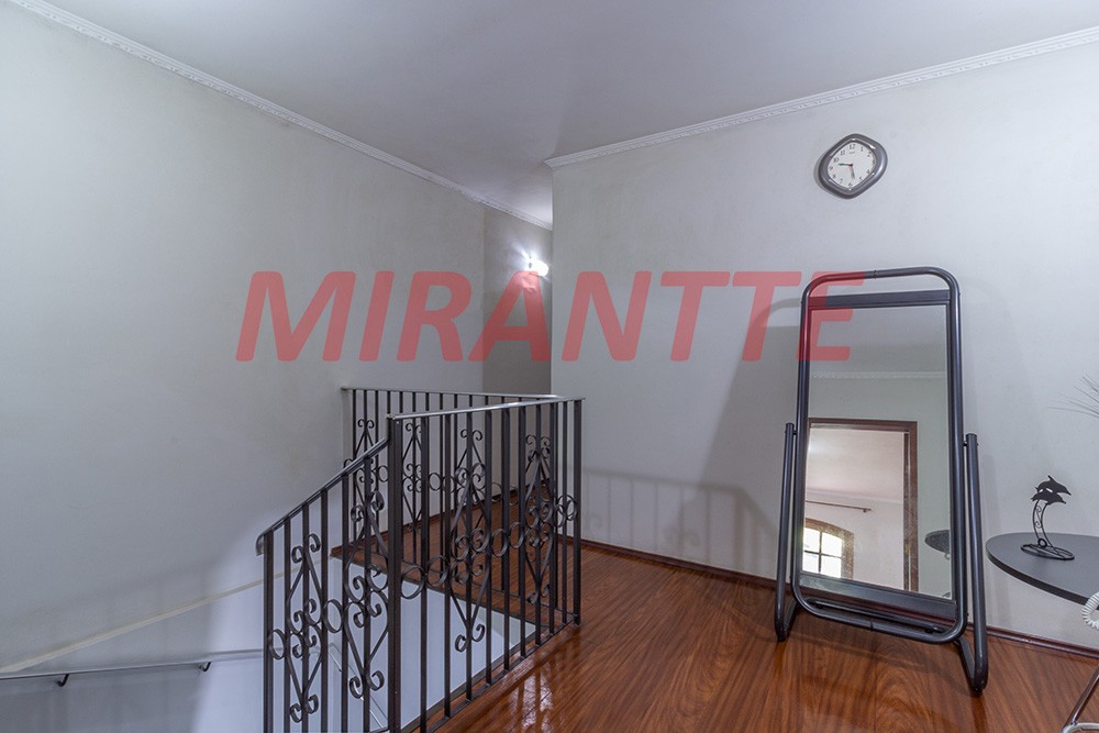 Sobrado de 275m² com 4 quartos em Carandiru