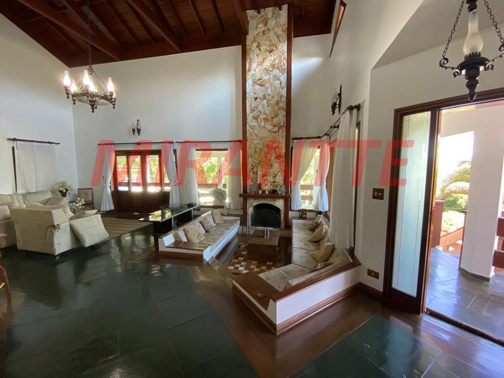 Sobrado de 433m² com 4 quartos em Serra da Cantareira