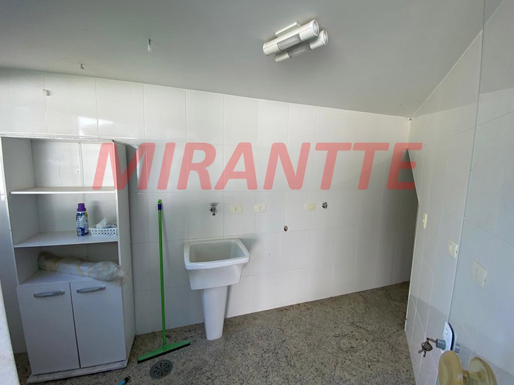 Sobrado de 433m² com 4 quartos em Serra da Cantareira