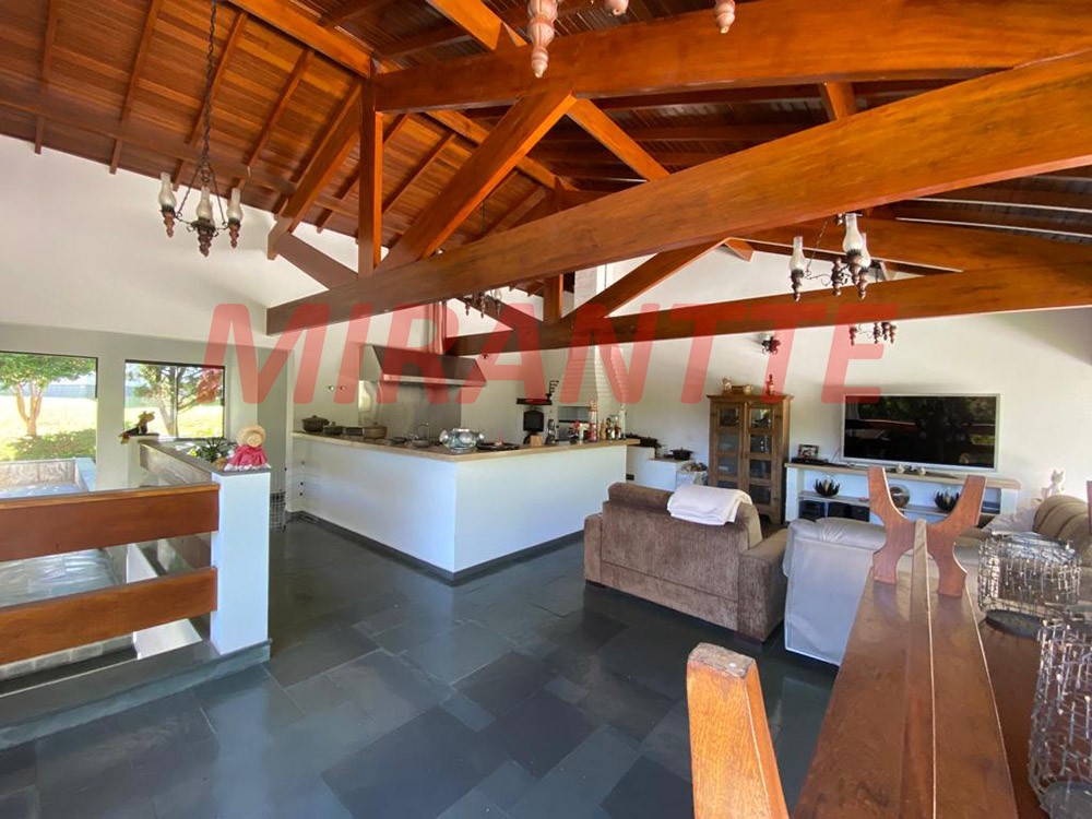 Sobrado de 433m² com 4 quartos em Serra da Cantareira