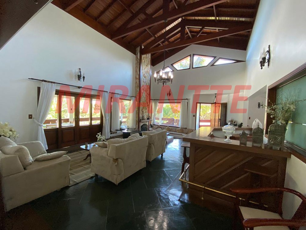 Sobrado de 433m² com 4 quartos em Serra da Cantareira