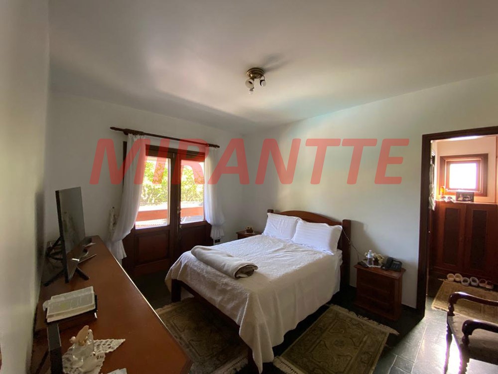 Sobrado de 433m² com 4 quartos em Serra da Cantareira