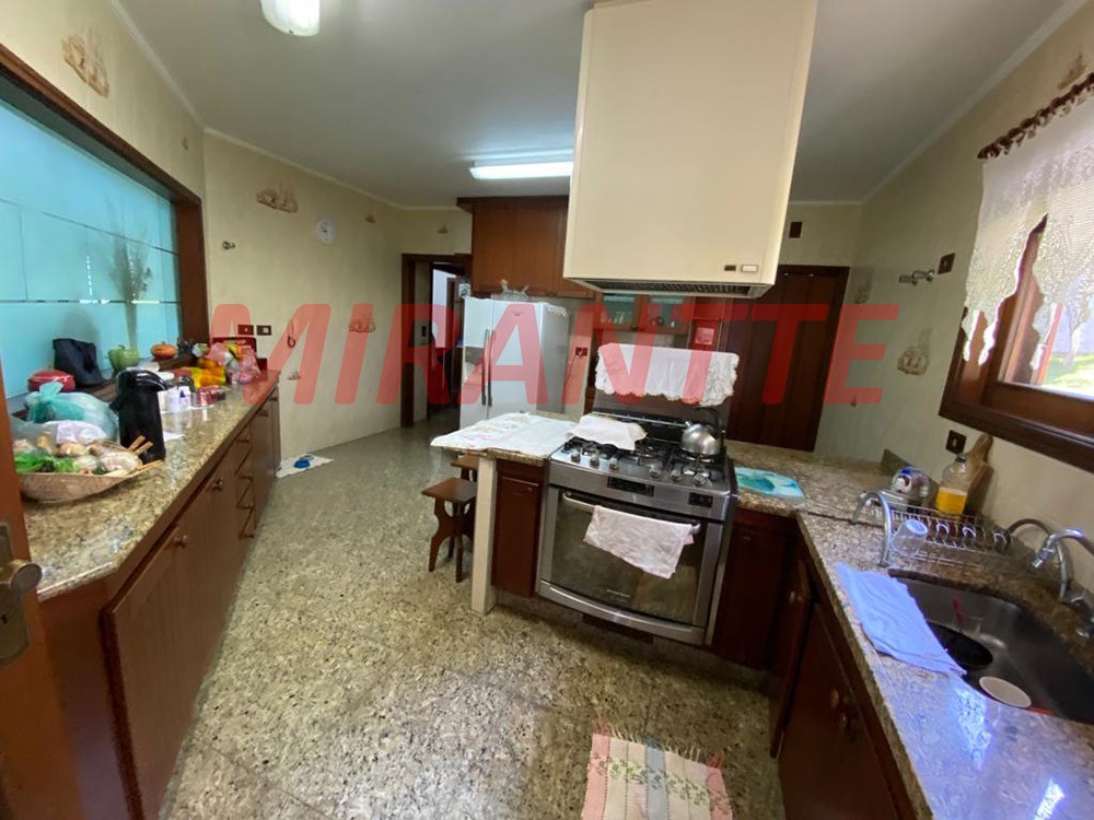 Sobrado de 433m² com 4 quartos em Serra da Cantareira